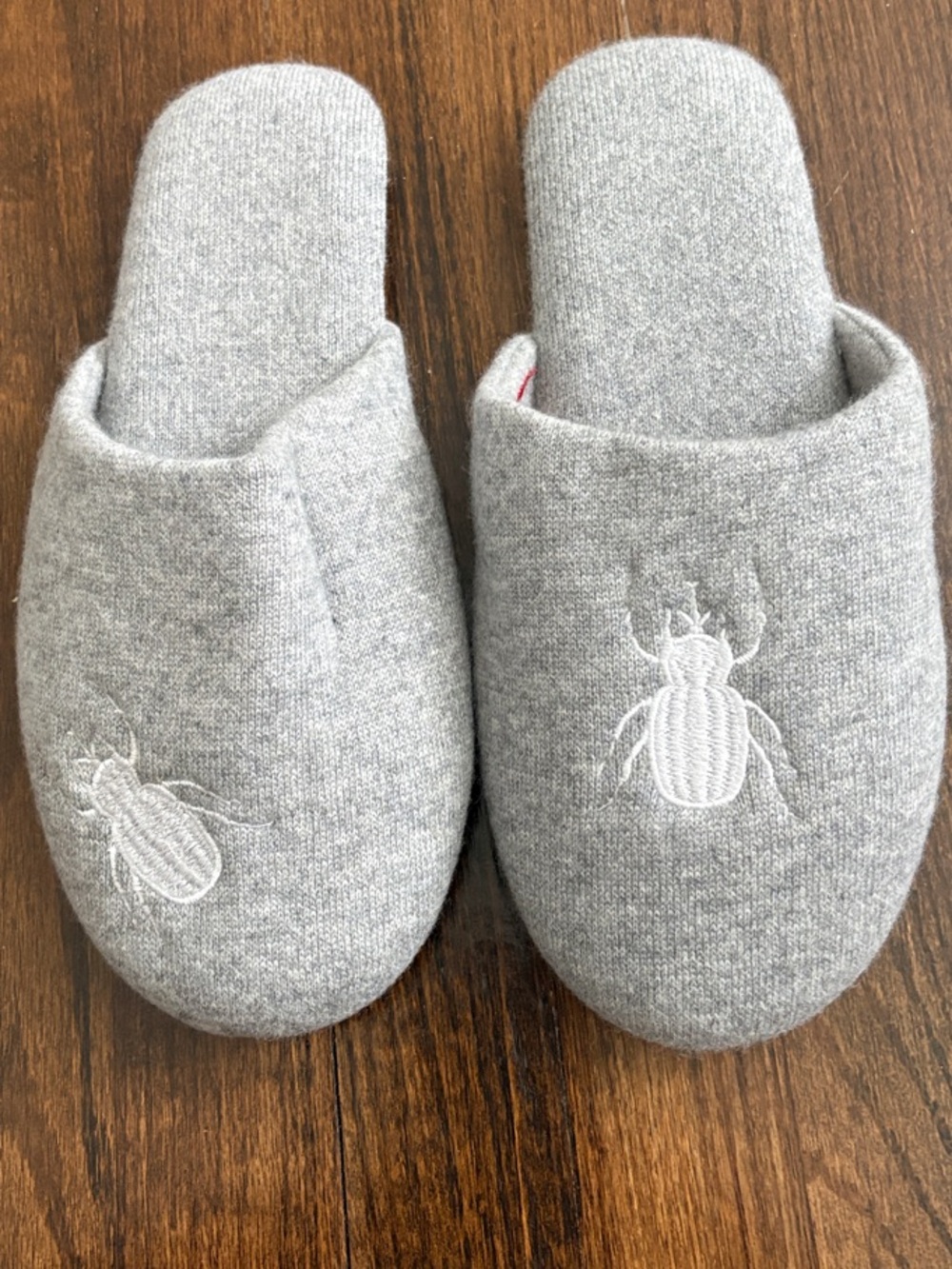 Minnie Rose Gray Embroidered Beetle Slide Slippers